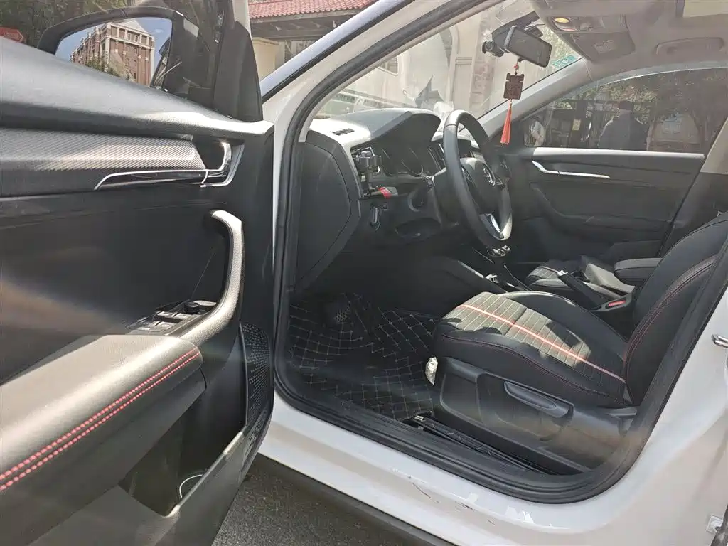 Škoda Kamiq 2020 Facelift GT TSI230 DSG Flagship China VI фото 13