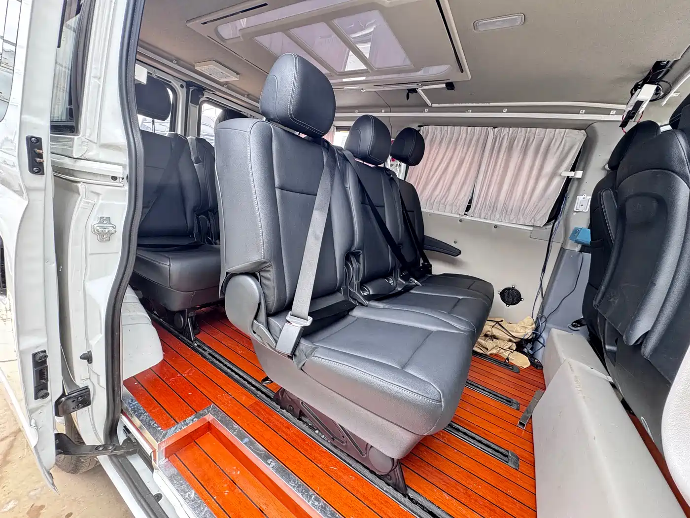 SAIC Maxus Xintu V80 2020 2.0T Manual PLUS Urban Edition Short Wheelbase Ultra-low Roof 7/8/9 Seats фото 14
