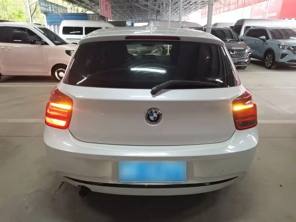 BMW 1 Series (Import) 2013 Facelift 118i Sport Model фото 6