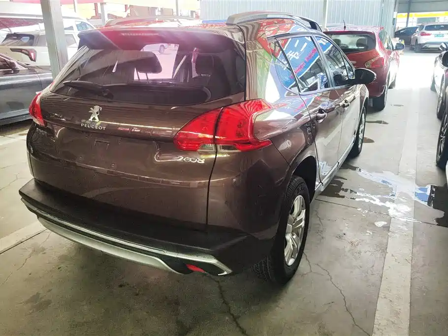 Peugeot 2008 2015 1.6L Automatic Cool Edition фото 3