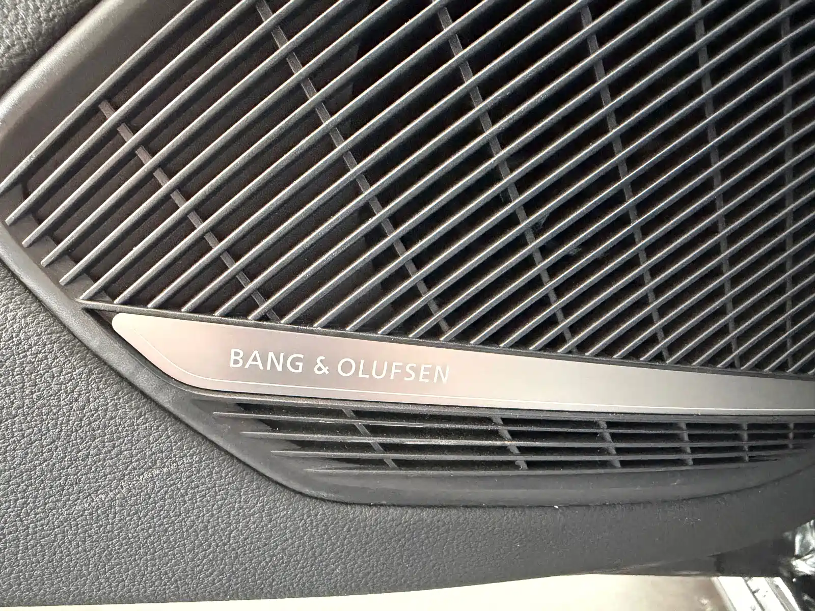 Фото 17 - Audi A4L