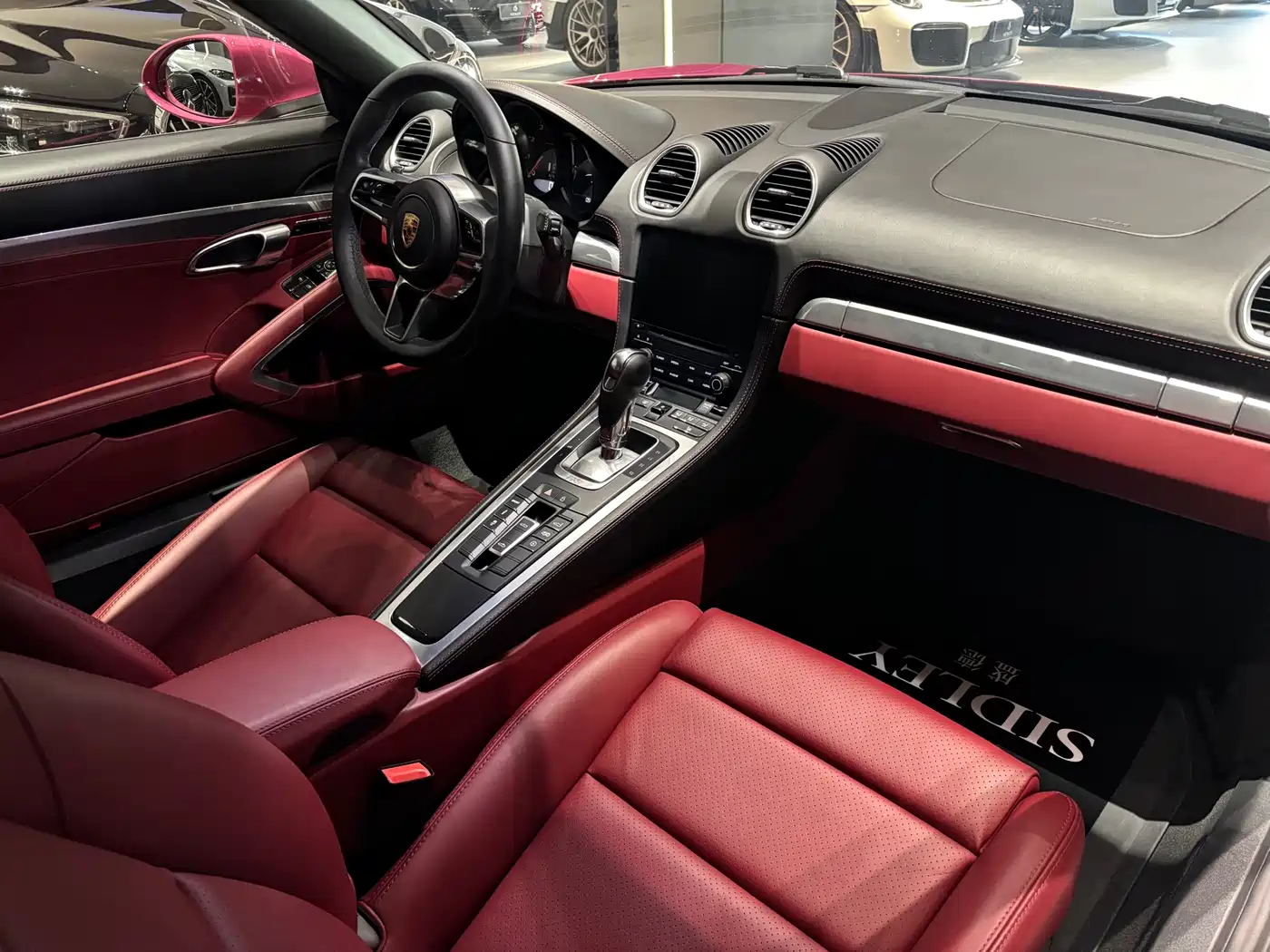 PORSCHE 718