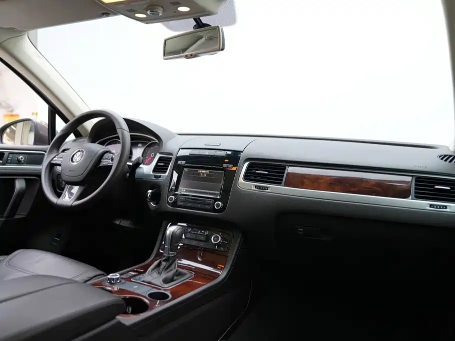 Фото 8 - Volkswagen Touareg