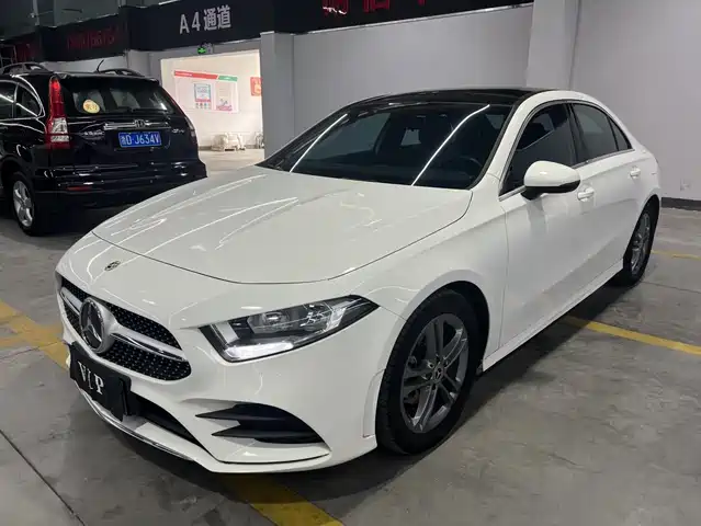 Mercedes-Benz A Рестайлинг, A 180 L, спортивный седан