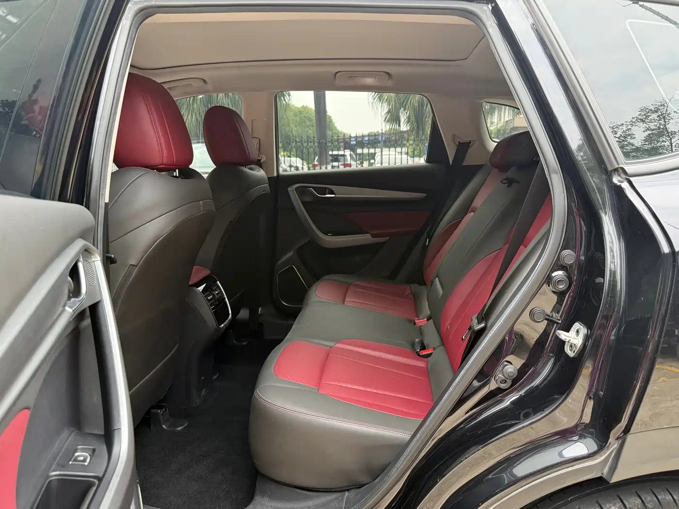 Dongfeng Aeolus Dongfeng Fengshen AX7 2020 2021 PRO 1.6T Automatic Honor Edition