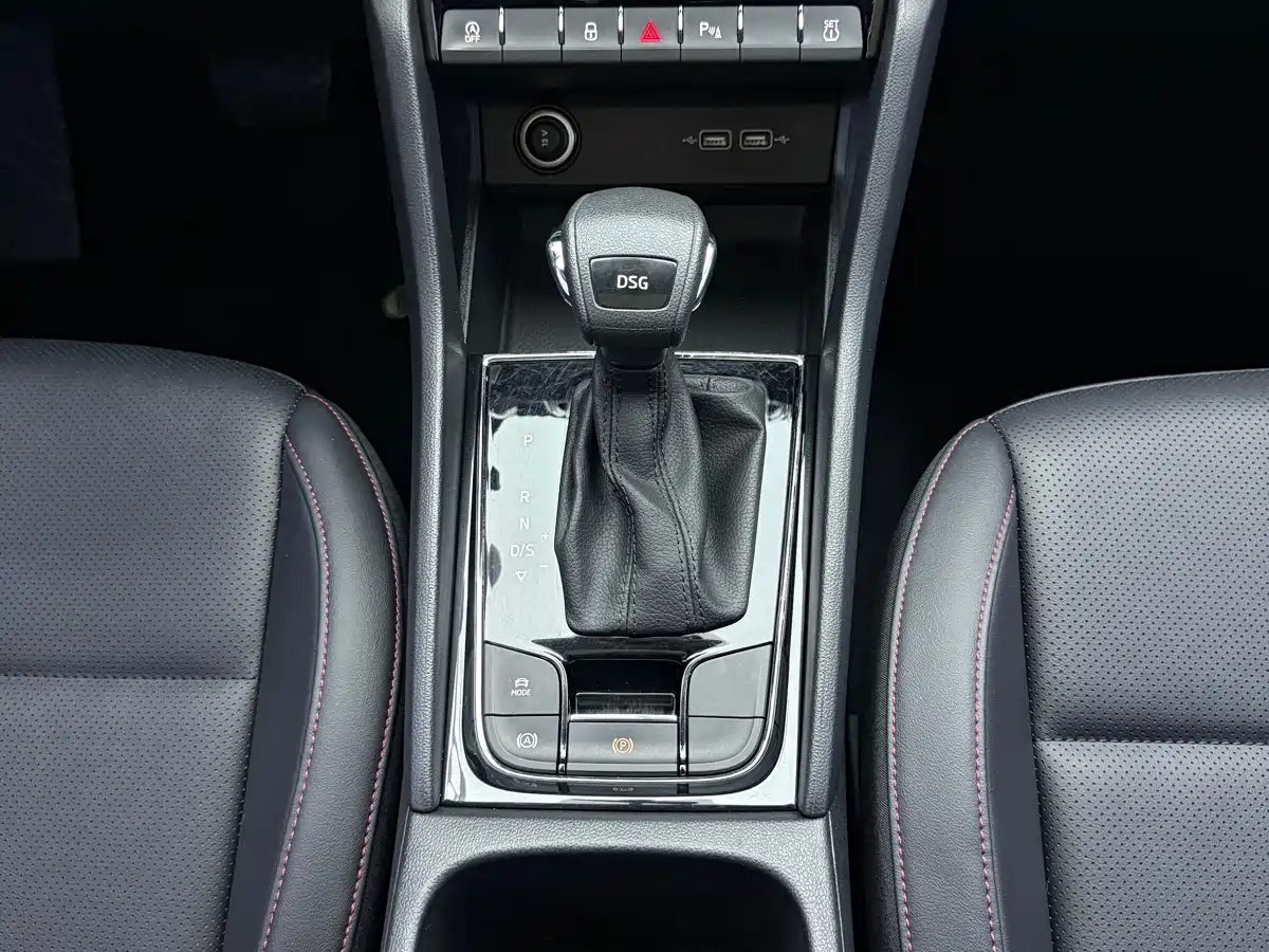 Škoda Karoq 2023 TSI280 Premium Edition фото 21