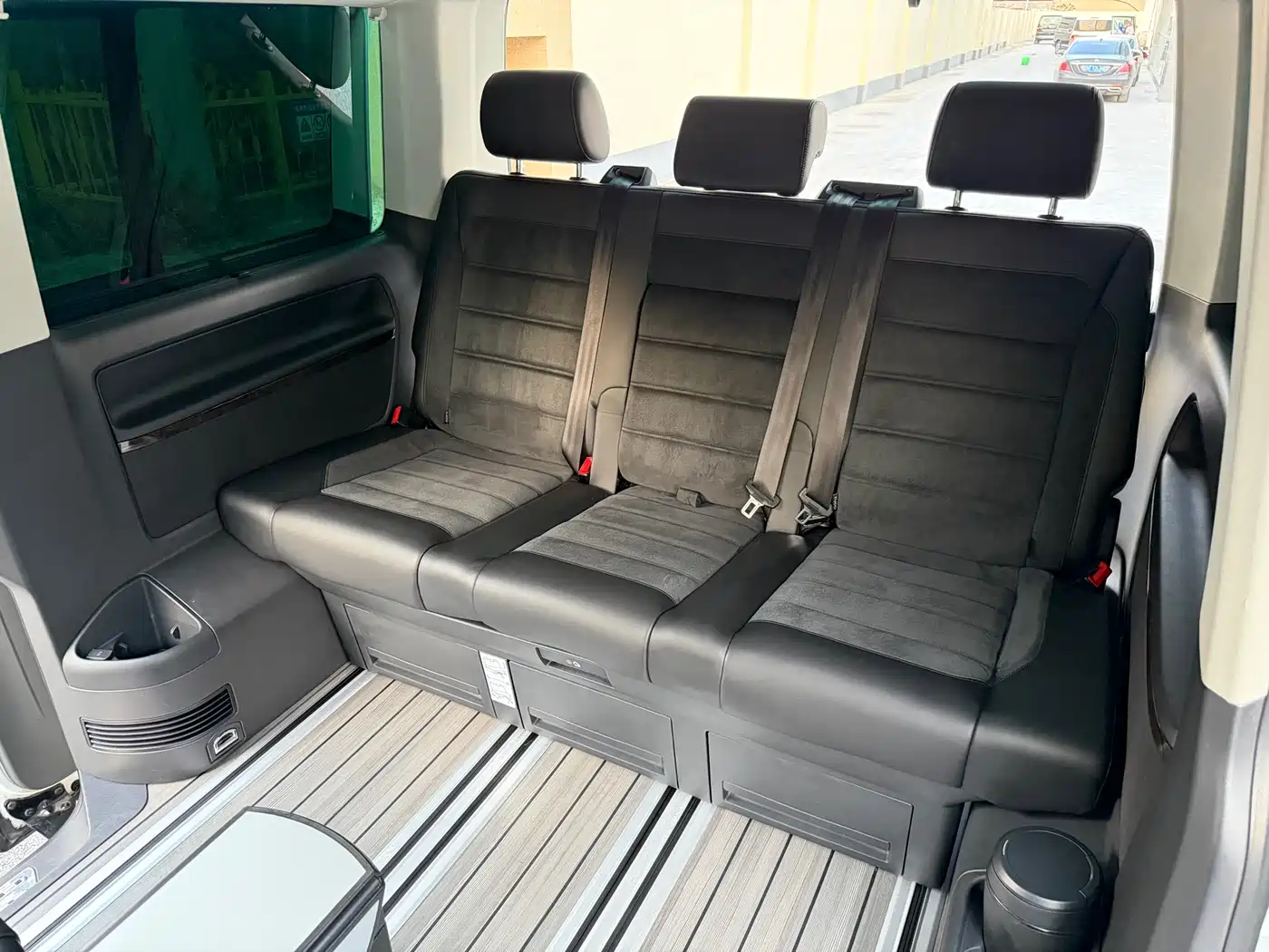 Volkswagen Multivan 2019 2.0TSI 4WD Premium 7-seater фото 18