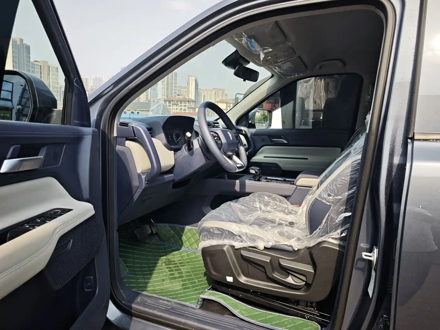 Jiangling Dadao 2025 2024 Mountain Edition 2.3T Diesel Automatic 4WD Long Wheelbase Comfort