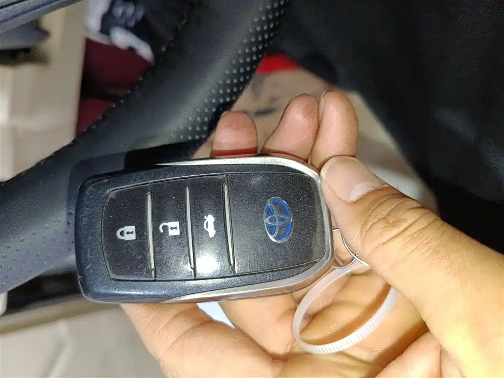 Toyota Corolla 2014 1.8L CVT Supreme Edition фото 17