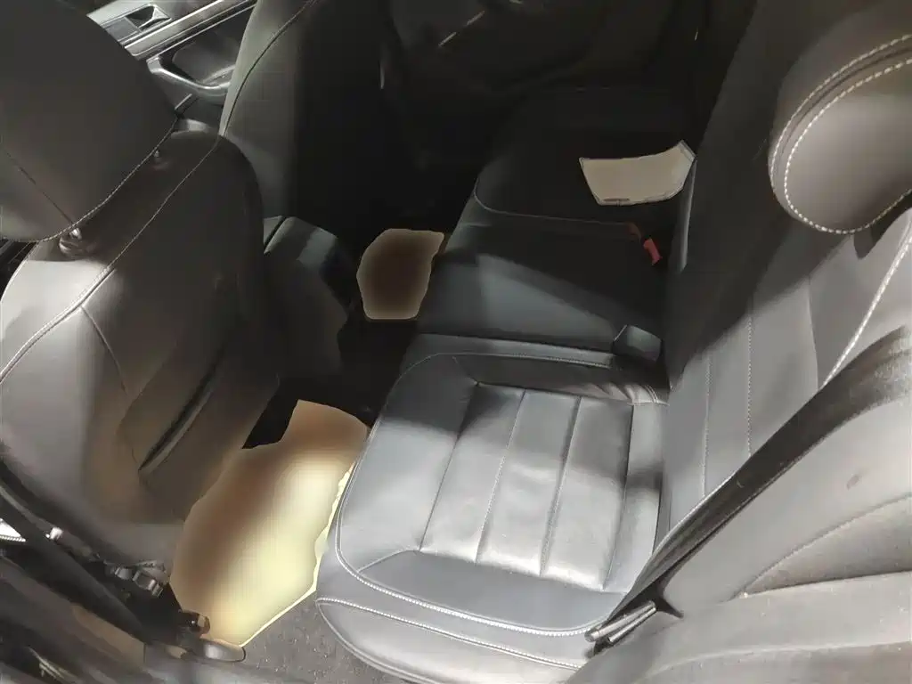 Volkswagen Lavida 2015 1.6L Automatic Comfort Edition фото 13