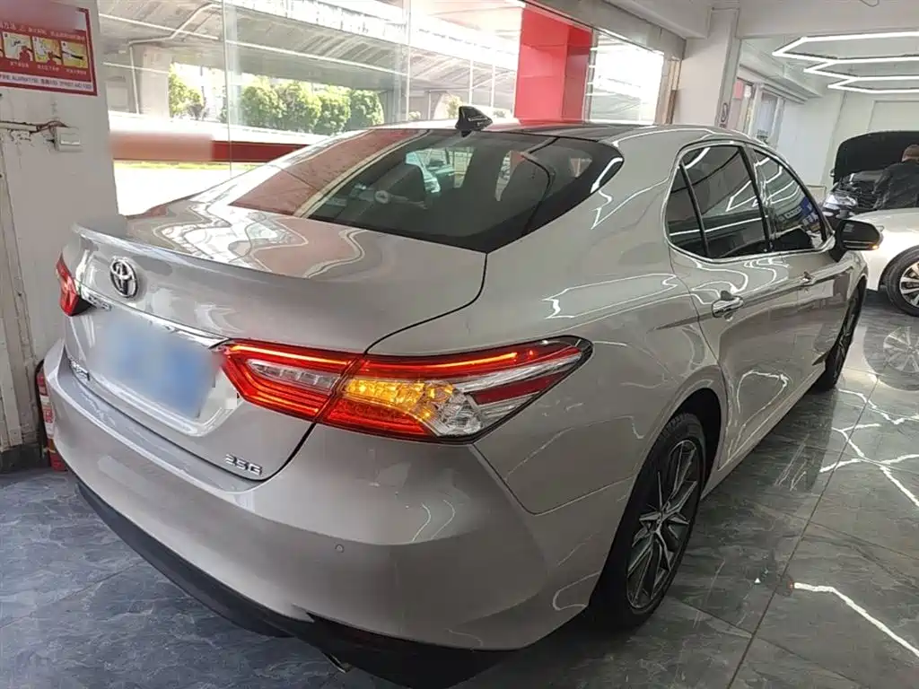 Toyota Camry 2021 2.5G Luxury Edition фото 7