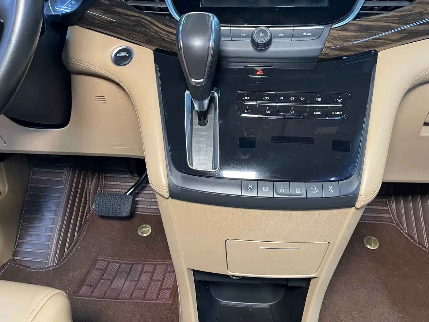 Buick GL8 2017 ES 28T Luxury China V фото 11