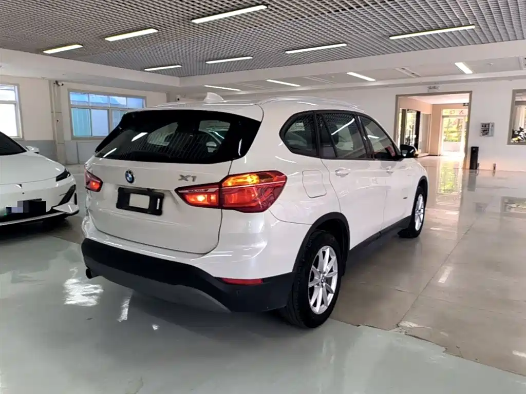 BMW X1 2018 sDrive18Li Fashion Model фото 7