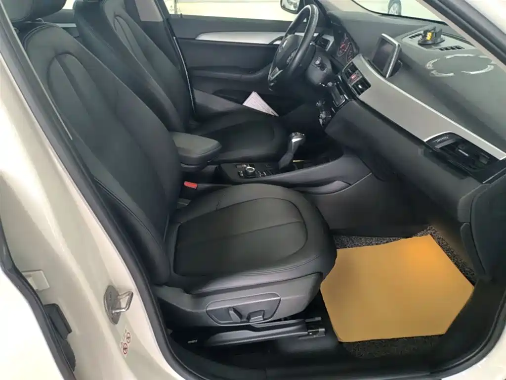 BMW X1 2018 sDrive18Li Fashion Model фото 25
