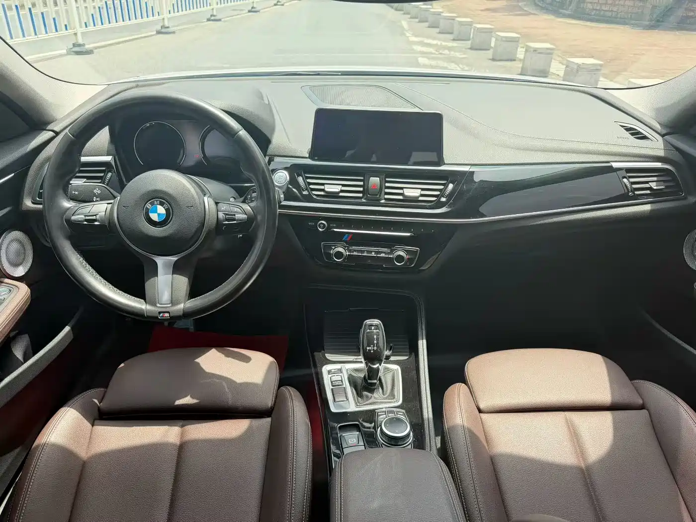 BMW 1 Series 2021 120i M Sport Shadow Edition фото 5