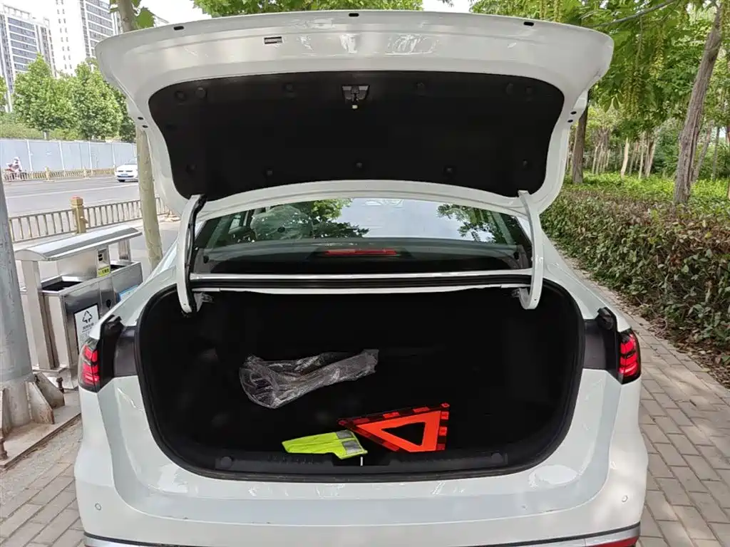 Geely Galaxy Galaxy Stellar 6 2025 60km Voyager Edition фото 19