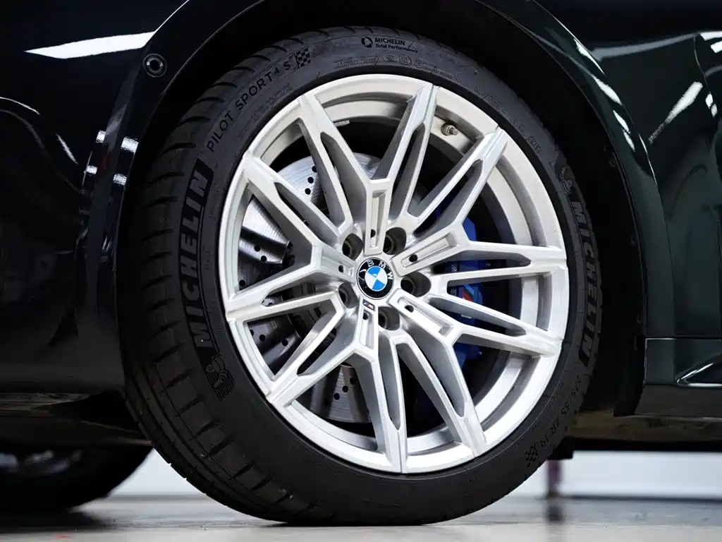 BMW M2 2024 M2 фото 22