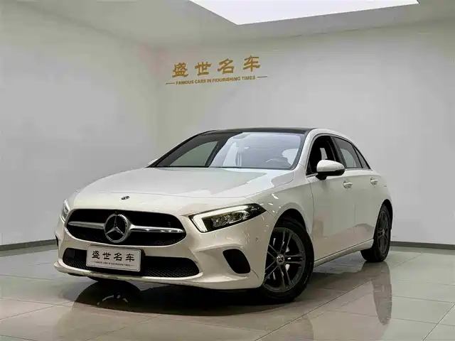 Mercedes-Benz A-Class (Import) 2019 A 200 Dynamic Version