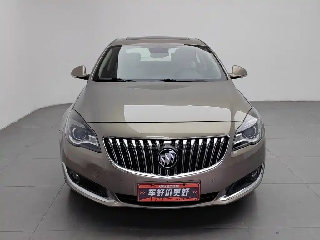 Photo 3 - Buick Regal