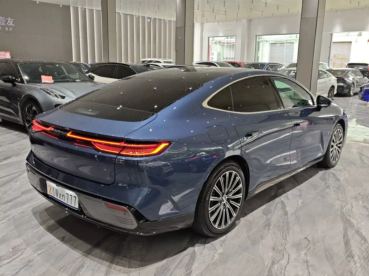 Geely Galaxy Galaxy Xingyao 8 2025 Model 130km EM-i Flagship Edition фото 26