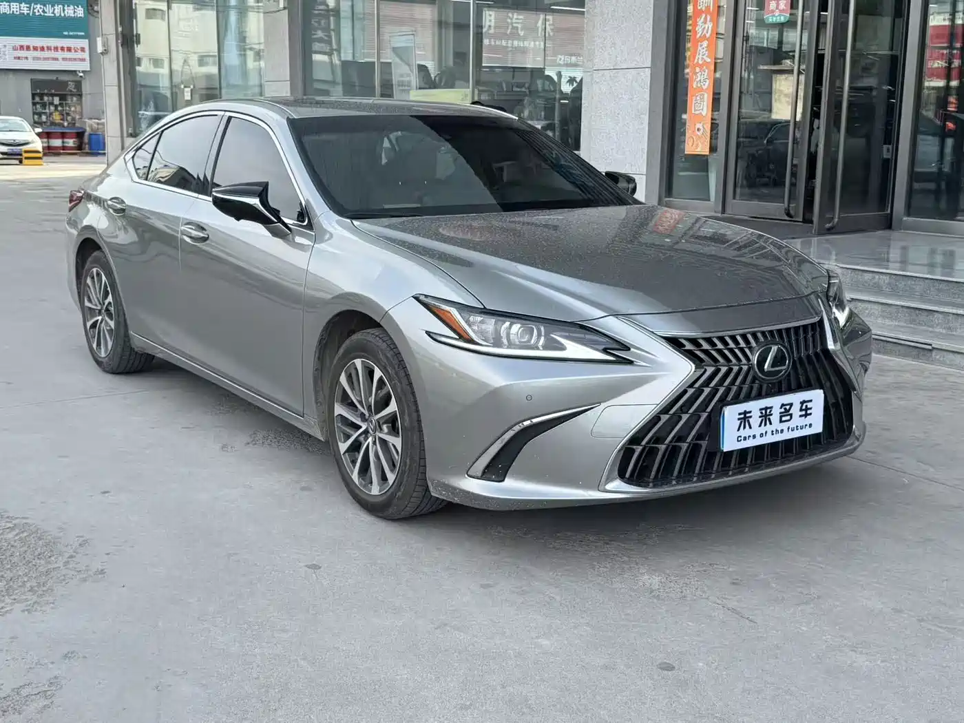 Фото 3 - Lexus ES