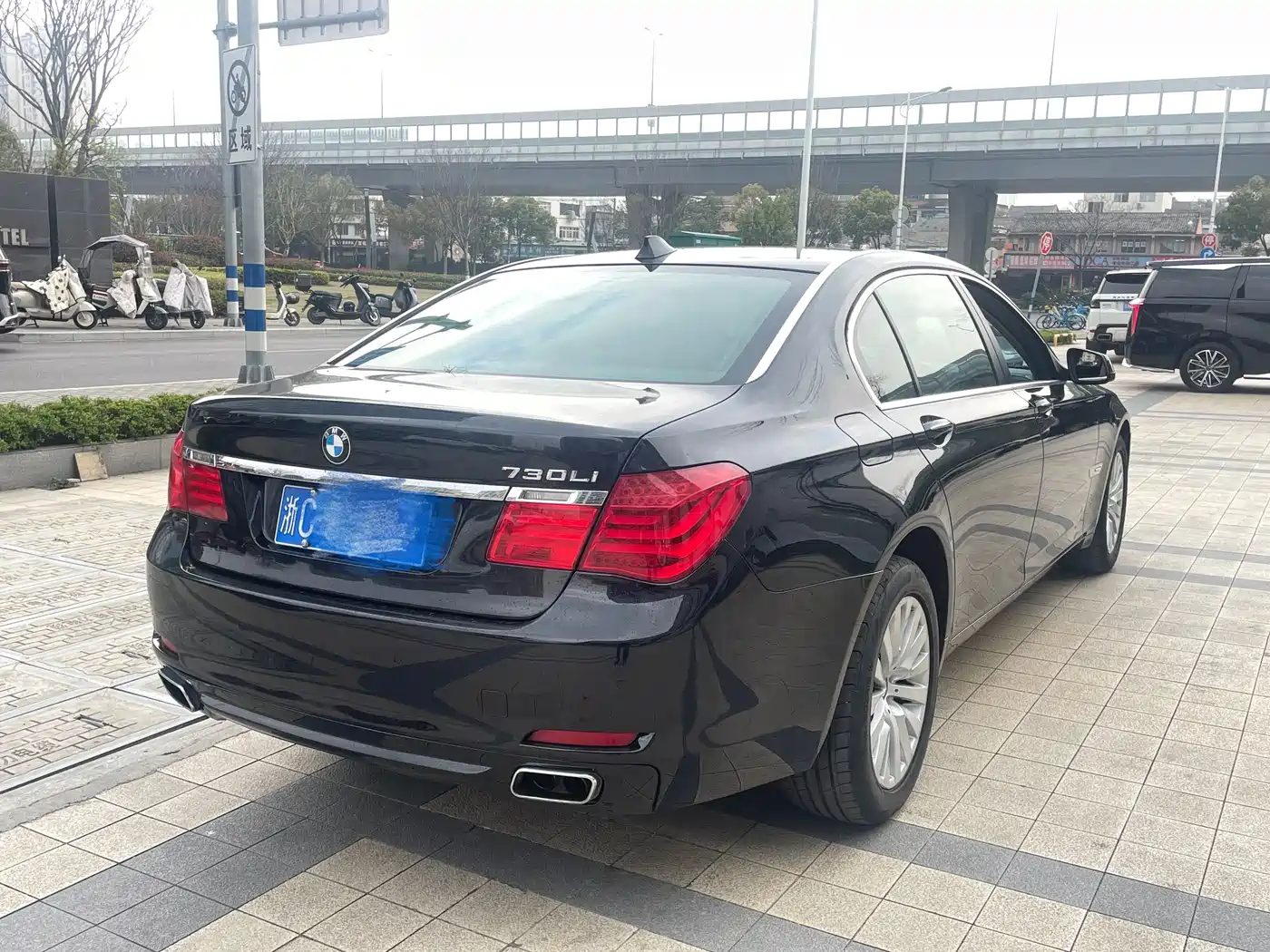 BMW 7 Series 2013 Model 730Li Luxury фото 14