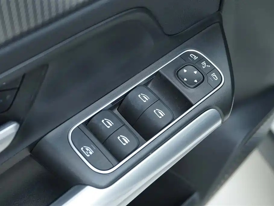 Mercedes-Benz GLA 2022 Facelift GLA 200 фото 15