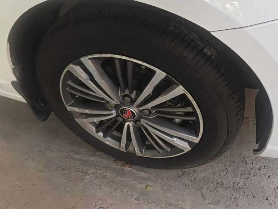 Roewe i5 2019 2019 1.5L Automatic 4G Connected LingHao Flagship Version