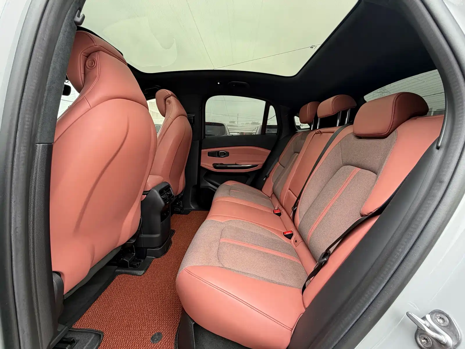 Фото 8 - NIO EC6