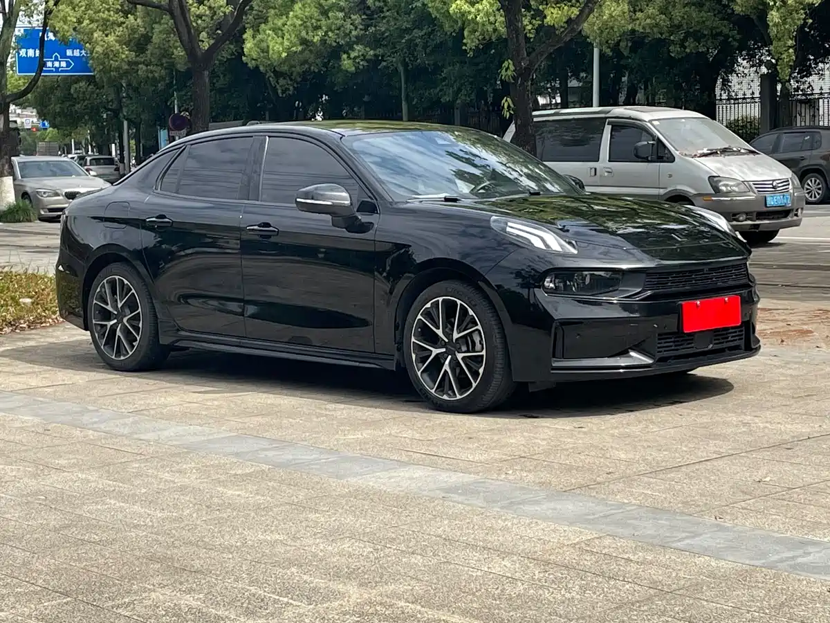 Lynk & Co 03 2021 2.0TD Auto Jin Pro фото 3