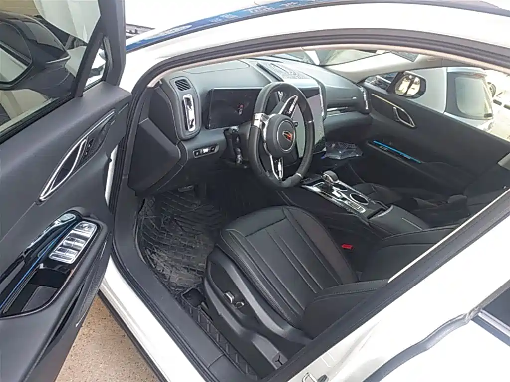 Hongqi HS3 PHEV 2024 PHEV 115km Power Edition фото 16