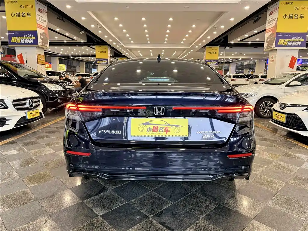 Photo 13 - Honda Accord