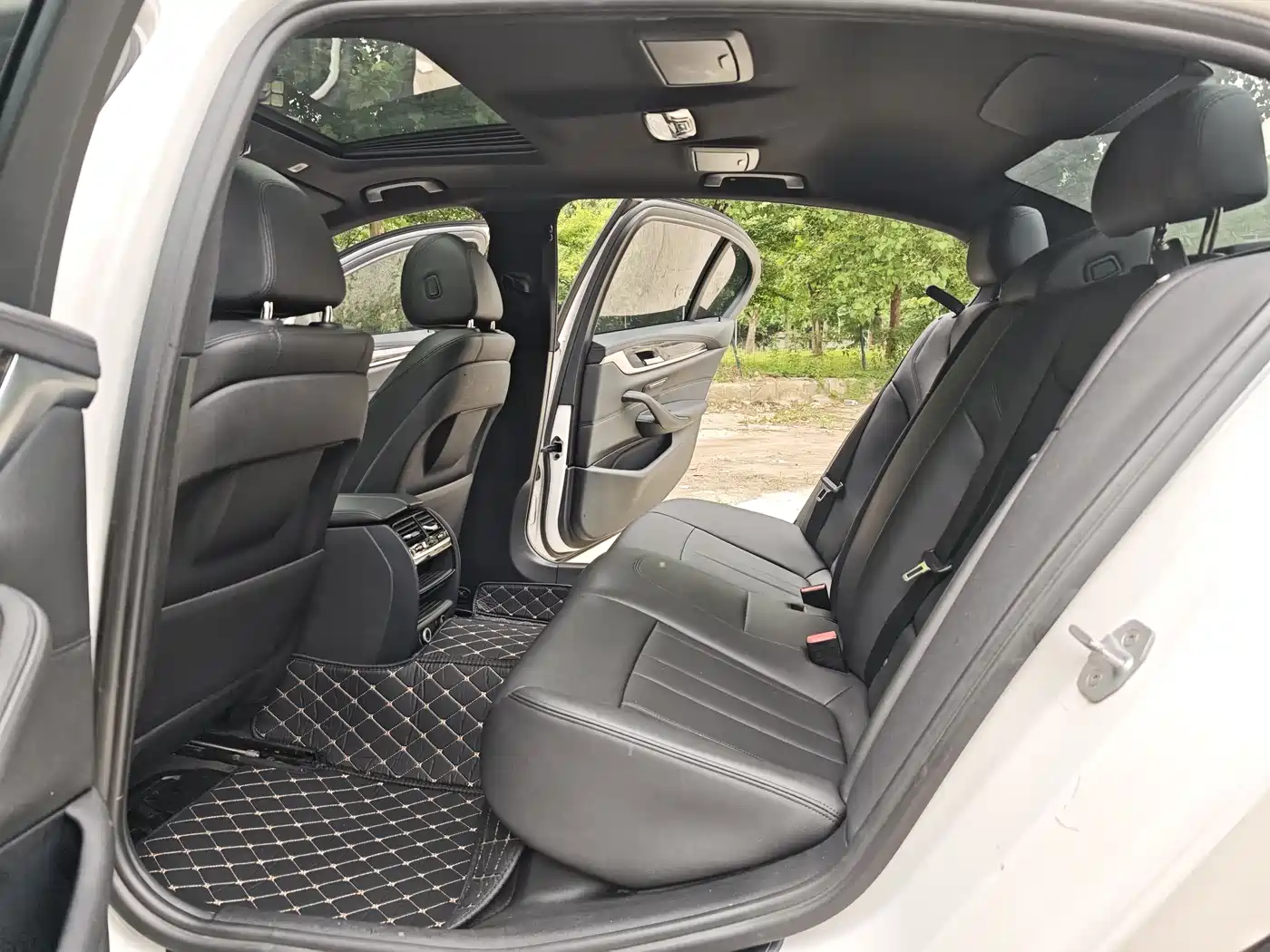 BMW 5 Series 2018 525Li M Sport Package фото 9
