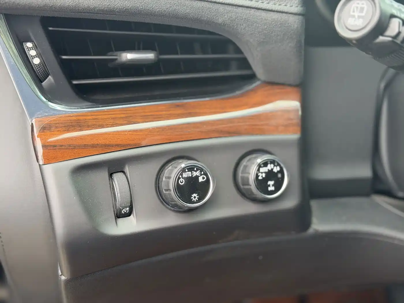 Cadillac Escalade 2020 2017 6.2L ESV Platinum Extended