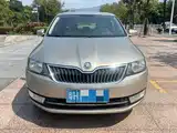 Photo 2 - Škoda Rapid