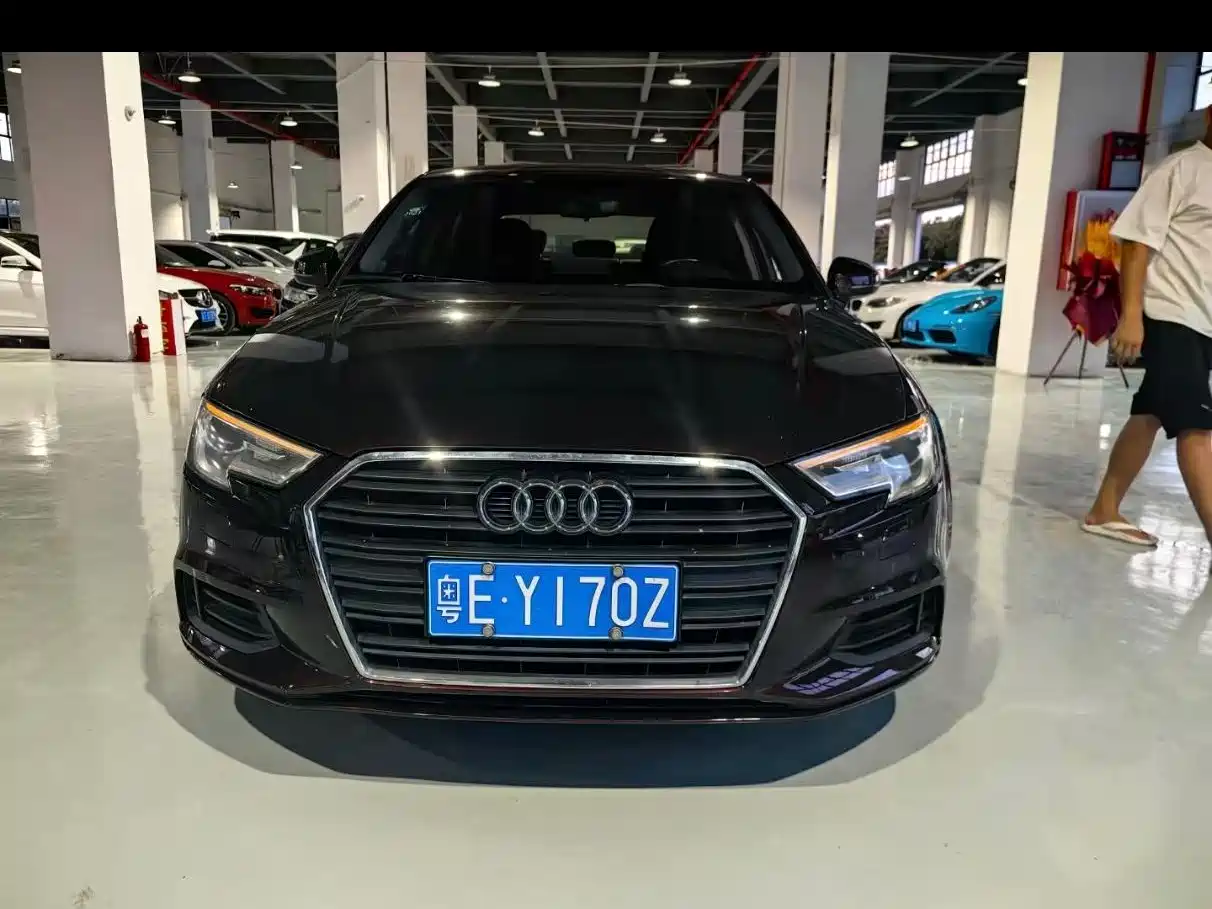 Audi A3 2017 Limousine 35 TFSI Progressive фото 3