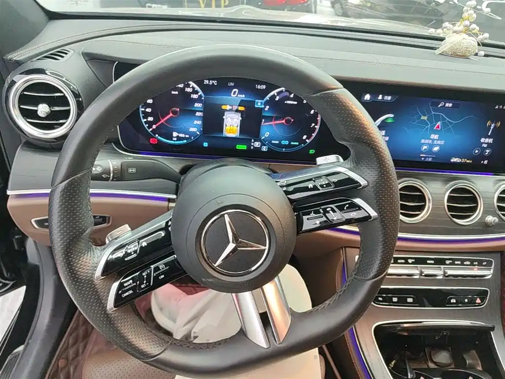 Mercedes-Benz E-Class 2021 E 260 L Sport фото 11