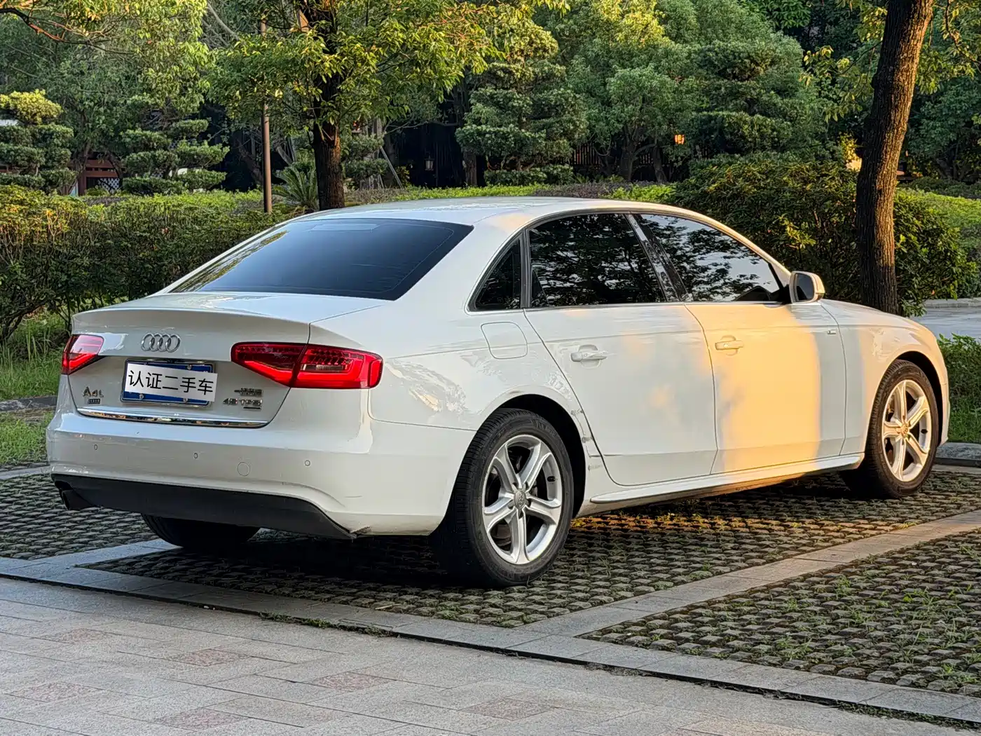 Фото 14 - Audi A4L