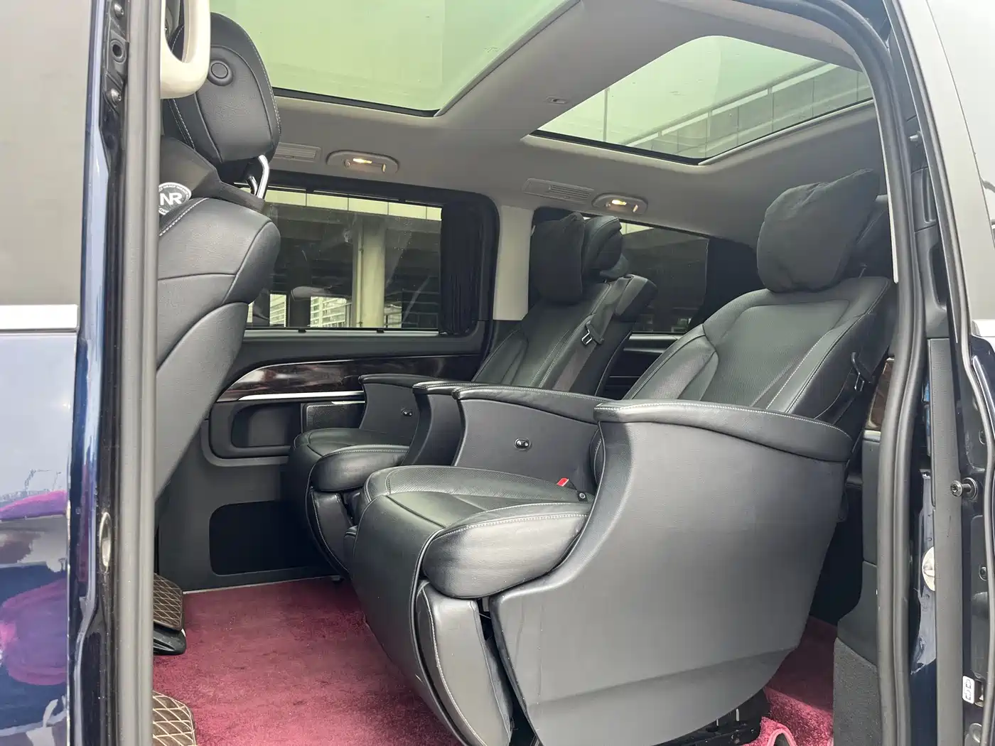 Mercedes-Benz V-Class 2018 V 260 L Premium Long Wheelbase Edition China VI фото 10