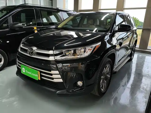 Toyota Highlander 2.0T, Полный привод, Люкс, 7 мест