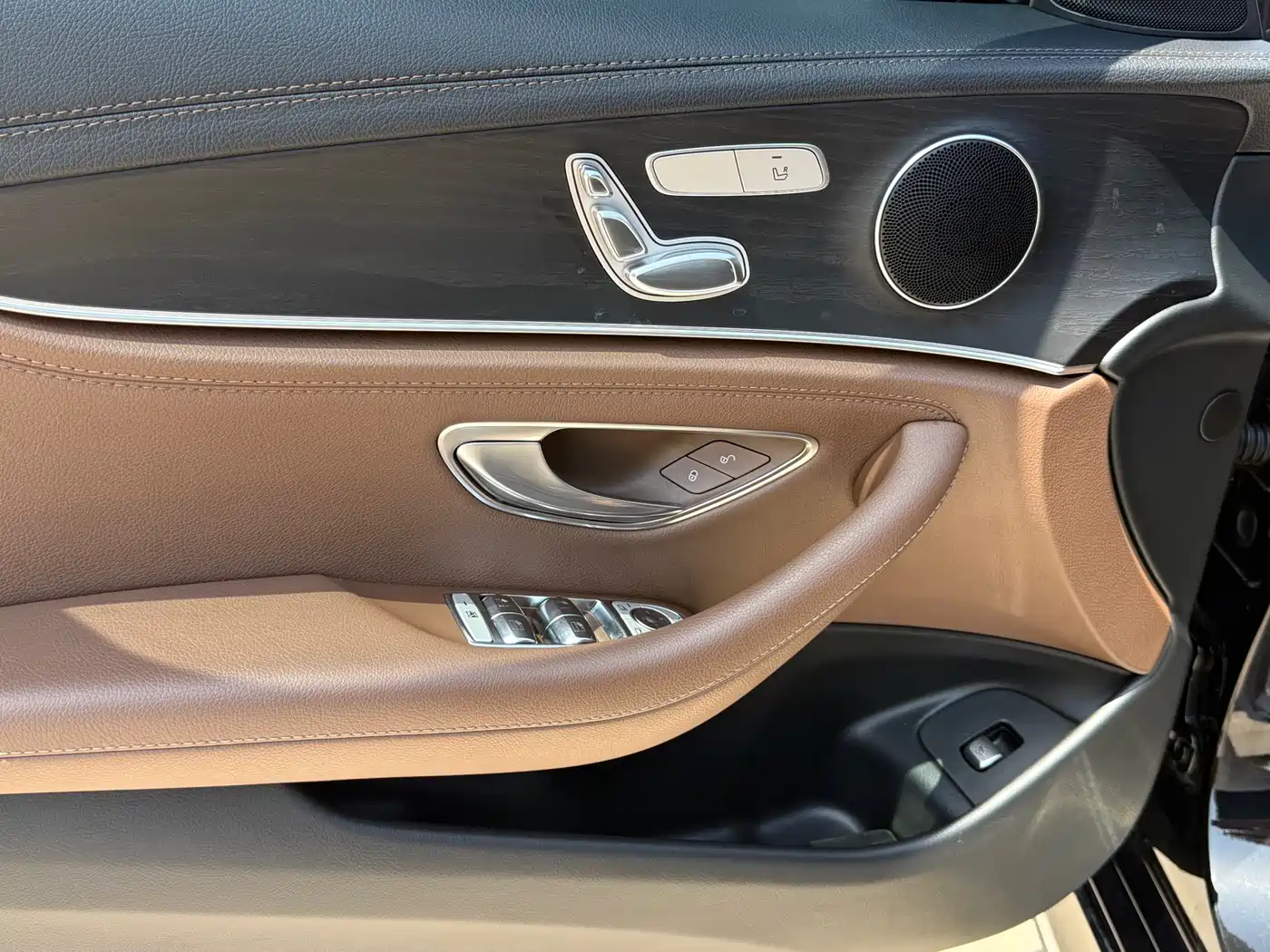 Mercedes-Benz E-Class 2021 E 260 L Sport фото 5