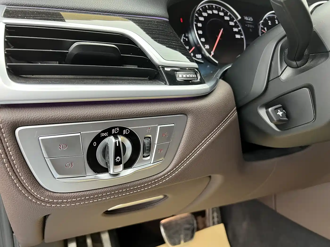BMW 7 Series 2018 730Li Leading Type M Sport Package фото 9