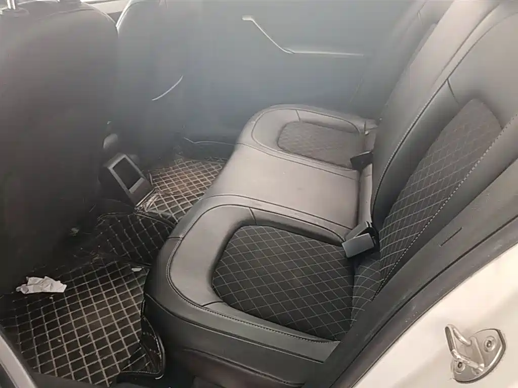Škoda Skoda Rapid Spaceback 2018 1.6L Automatic Comfort фото 17