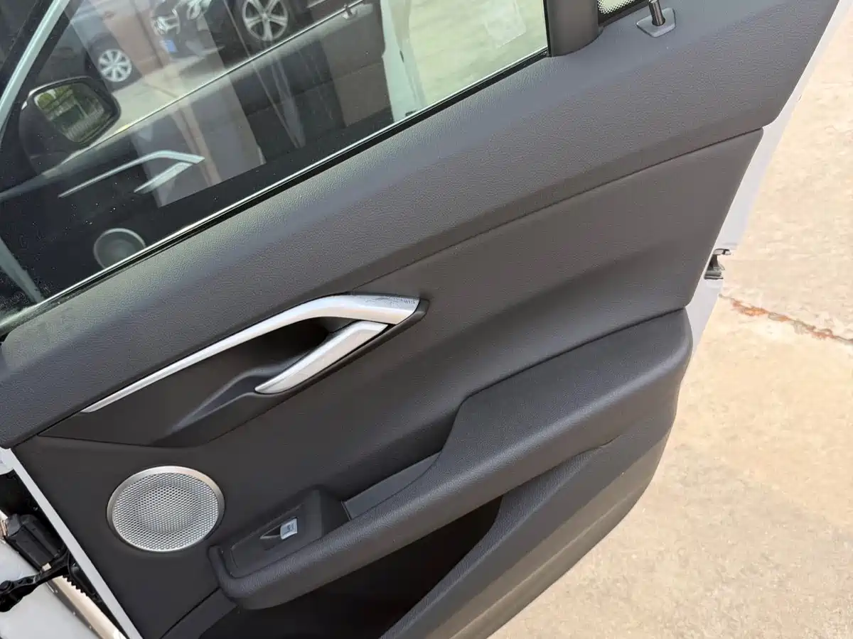 BMW 1 Series 2022 120i M Sport фото 17