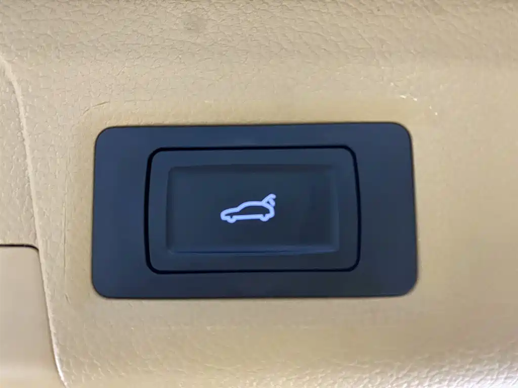 Voyah Auto Voyah Dreamer 2025 PHEV AWD Flagship Kunpeng Edition фото 21