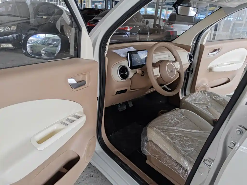 Wuling Motors Hongguang MINIEV 2026 2025 4-Door Advanced