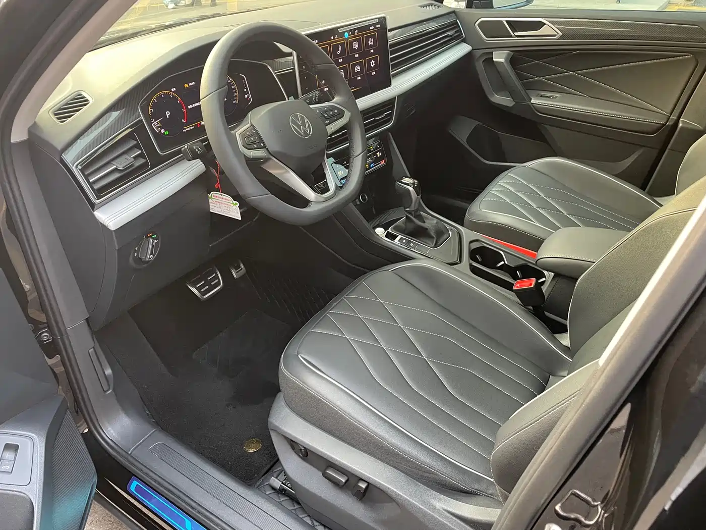 Volkswagen Tiguan L 2024 Outstanding 330TSI Auto 2WD R-Line Dragon Glory Edition фото 4