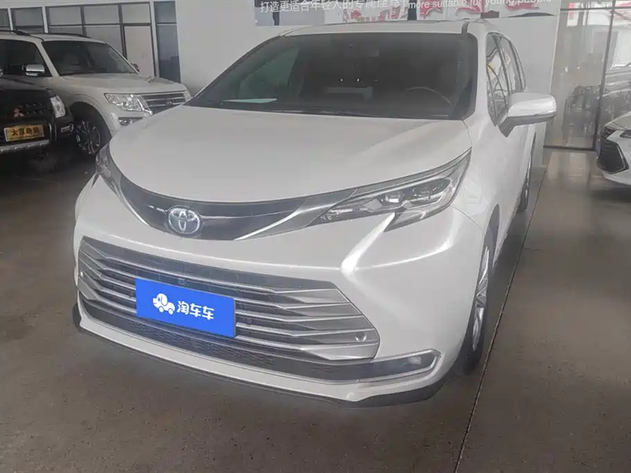 Toyota Sienna 2021 2.5L Hybrid Platinum Edition