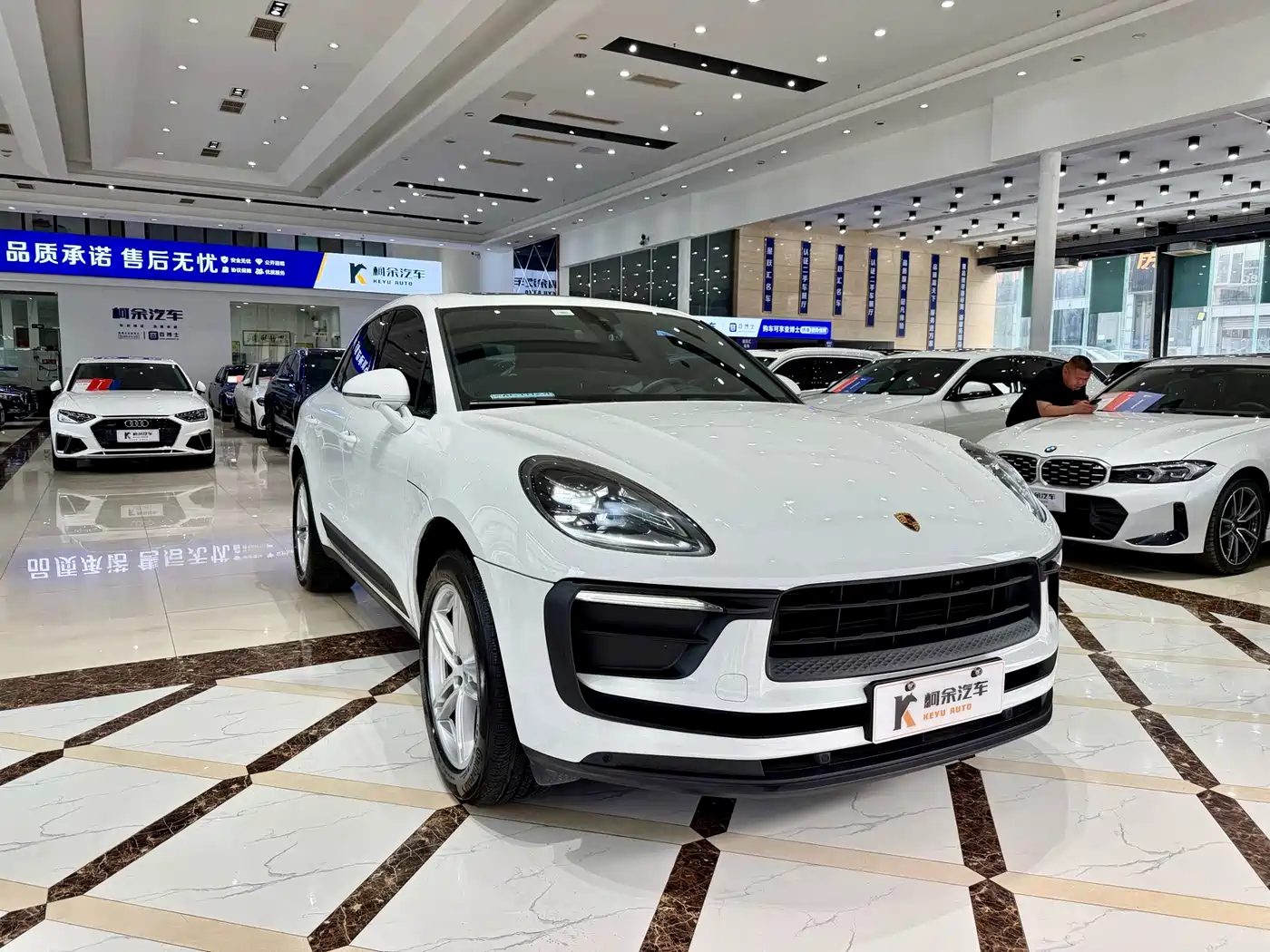 Porsche Macan 2024 Macan 2.0T фото 4