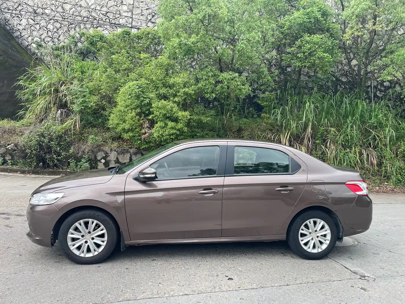 Peugeot 301 2014 1.6L Manual Comfort Edition фото 8